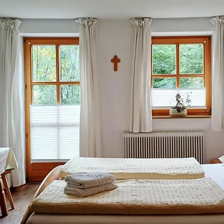 Haus Binderschuster Unken